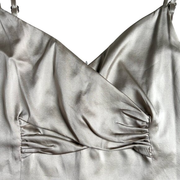 St. John Evening Silk Blend Grey / Silver Camisole Tank Top - Size 14 - Picture 2 of 9